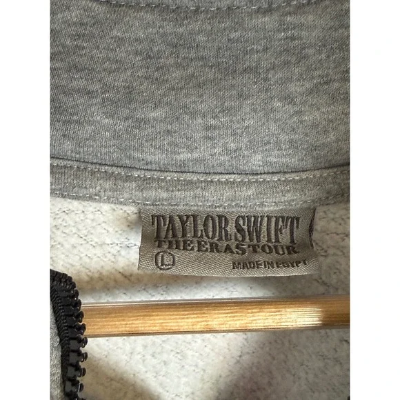 Taylor Swift The Eras Tour Heather Gray Quarter Zip Sweatshirt Size Large L